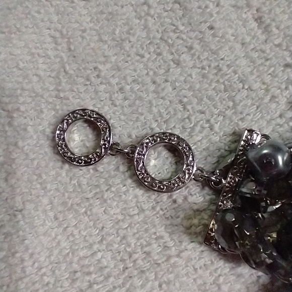 Wide premier designs beaded toggle silvertone chain bracelet - Picture 4 of 6